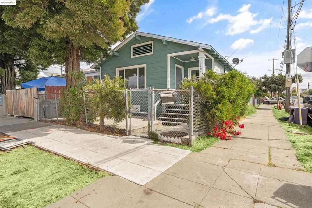 1604 57Th Ave