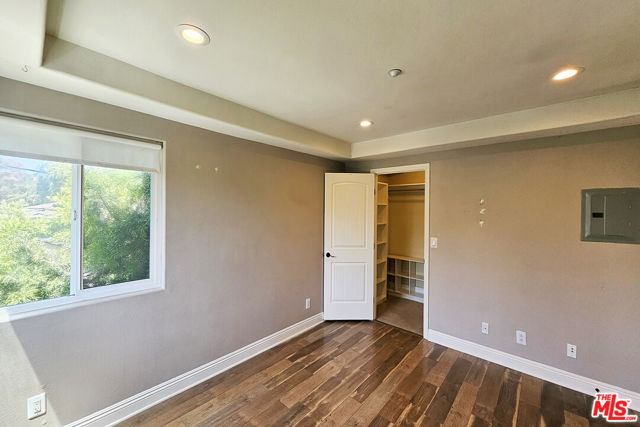 4220 Fair Avenue, North Hollywood CA: https://media.crmls.org/mediaz/cf9fa682-8bf9-41d7-96bb-72ffdbb8cfcb.jpg