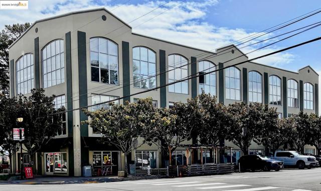 701 Pennsylvania AVE, San Francisco CA: https://media.crmls.org/mediaz/cf9fec2b-de1a-423a-ad03-17d96ca180fc.jpg