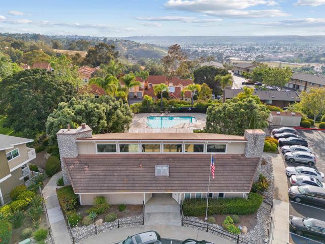 721 Buena Tierra Way, Oceanside CA: https://media.crmls.org/mediaz/cfa02a4f-4de5-4178-84bb-4f178054fc3b.jpg