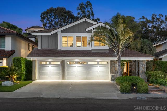 12516 Rougemont Pl, San Diego CA: https://media.crmls.org/mediaz/cfa16b41-2f4a-4408-afc7-4be9f6449ff9.jpg