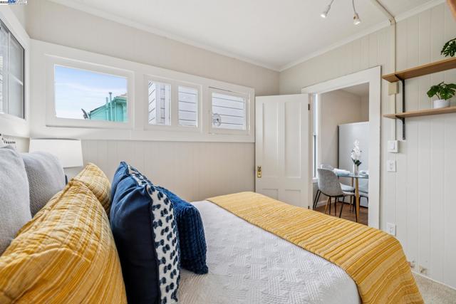 545 Central Ave, Alameda CA: https://media.crmls.org/mediaz/cfa17086-2faf-45de-9f43-37b5016b5b27.jpg
