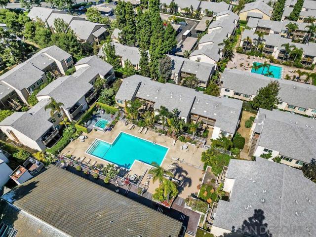 8536 Via Mallorca, La Jolla CA: https://media.crmls.org/mediaz/cfa2148a-a62d-48ed-a6c8-669180053ab4.jpg