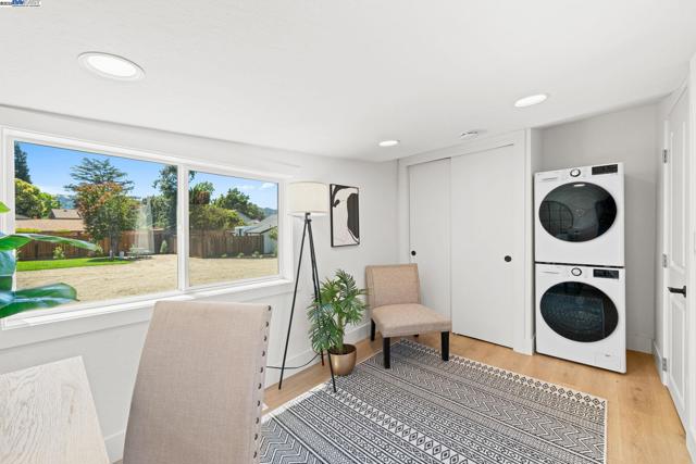 1038 Division St, Pleasanton CA: https://media.crmls.org/mediaz/cfa2c74d-d951-4492-8c51-c417c40554d7.jpg