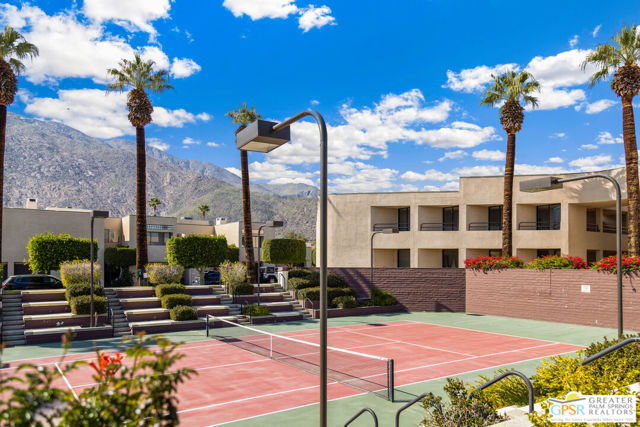 475 Village Square, Palm Springs CA: https://media.crmls.org/mediaz/cfa2cad4-fafb-4bd4-af1b-9b99fdc4cd68.jpg