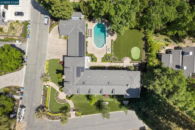 2398 Ironwood Pl, Alamo CA: https://media.crmls.org/mediaz/cfa2edf0-4748-403b-908f-441504526246.jpg