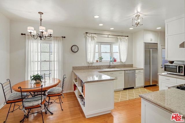10614 Le Conte Avenue, Los Angeles CA: https://media.crmls.org/mediaz/cfa34e6f-c9ba-4350-8834-bb949571d8a2.jpg