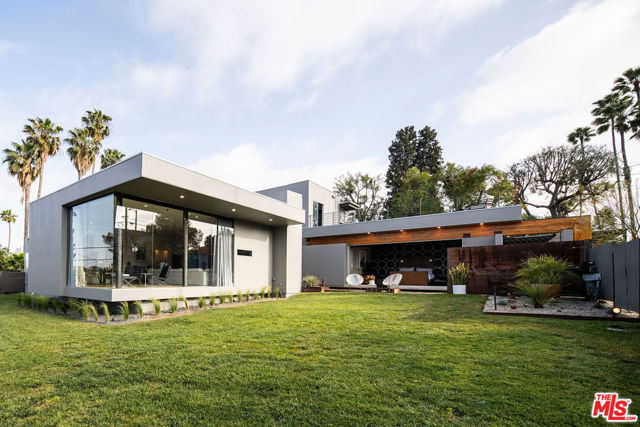 1344 Maltman Avenue, Los Angeles CA: https://media.crmls.org/mediaz/cfa4a96c-2a24-4e7e-8054-1a4c404f97bc.jpg