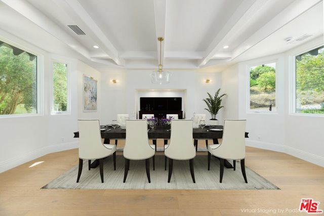 4929 Lakeview Canyon Road, Westlake Village CA: https://media.crmls.org/mediaz/cfa4c22e-14c3-469e-95ee-9aaf6dabe10d.jpg