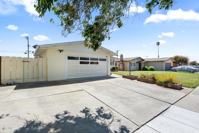 582 E Alvin Drive, Salinas CA: https://media.crmls.org/mediaz/cfa52a30-f4bb-4823-a04f-c8ed526f2ee2.jpg