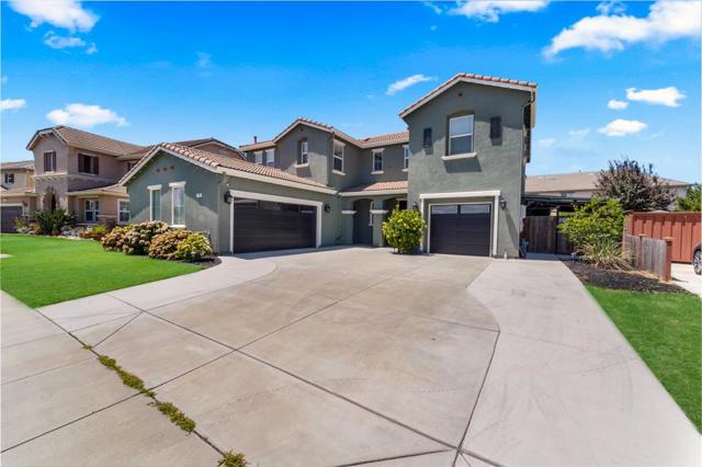 17753 Wheat Field Street, Lathrop CA: https://media.crmls.org/mediaz/cfa54e18-0593-4540-9251-904a10653659.jpg