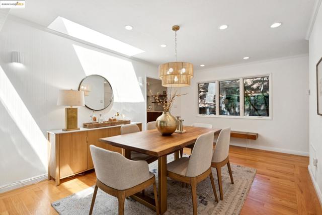 2429 Scout Rd, Oakland CA: https://media.crmls.org/mediaz/cfa57560-7de9-4dc2-8ada-1bd99eaa1fb0.jpg