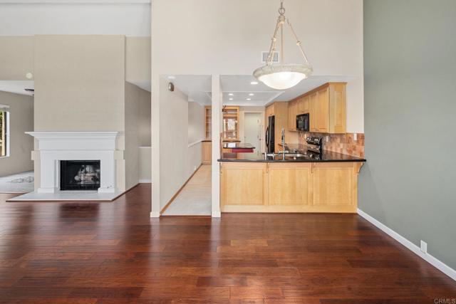 Detail Gallery Image 9 of 23 For 5983 Gaines St, San Diego,  CA 92110 - 3 Beds | 2/1 Baths