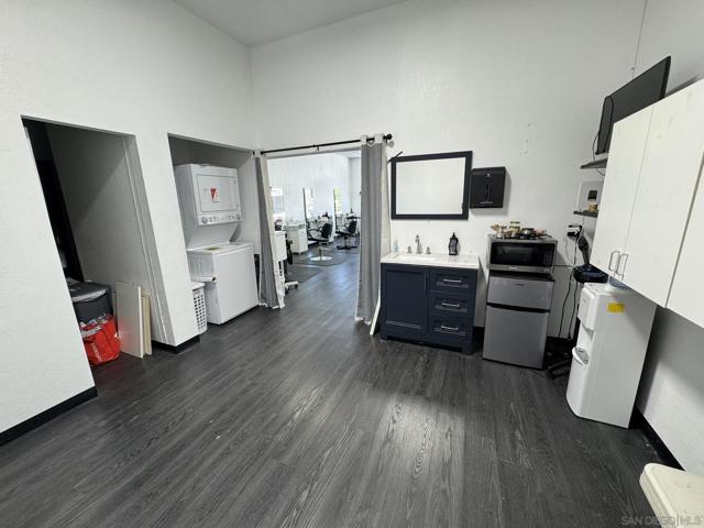 12243 Woodside Ave, Lakeside CA: https://media.crmls.org/mediaz/cfa6915f-1f8d-443d-9f85-d615c63d7804.jpg