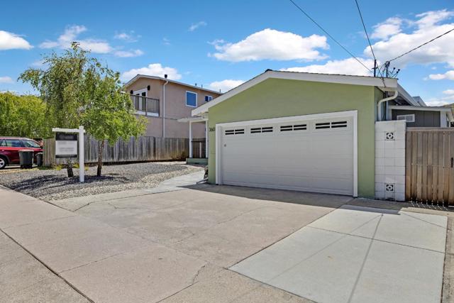360 Fairway Drive, Pacifica CA: https://media.crmls.org/mediaz/cfa6da37-dec3-46d3-8c9b-2837757a56c4.jpg