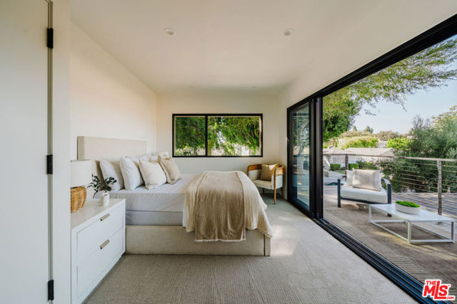 3440 Cattaraugus Avenue, Culver City CA: https://media.crmls.org/mediaz/cfa71374-9d5c-4410-9fe8-5b443a89ec2a.jpg