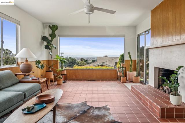 8499 Aster Ave, Oakland CA: https://media.crmls.org/mediaz/cfa74933-003a-45c5-865f-4c768fe3a116.jpg