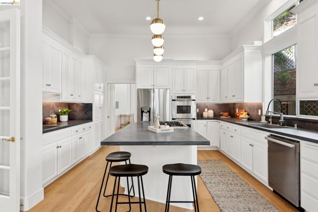 Image 19 of 57 For 23 Valant Place