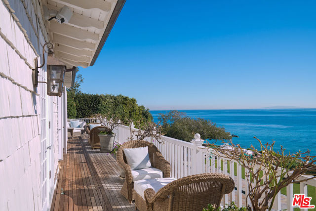 27540 Pacific Coast Highway, Malibu CA: https://media.crmls.org/mediaz/cfa892d6-5fcd-4466-91c7-f0ca0435fb2f.jpg