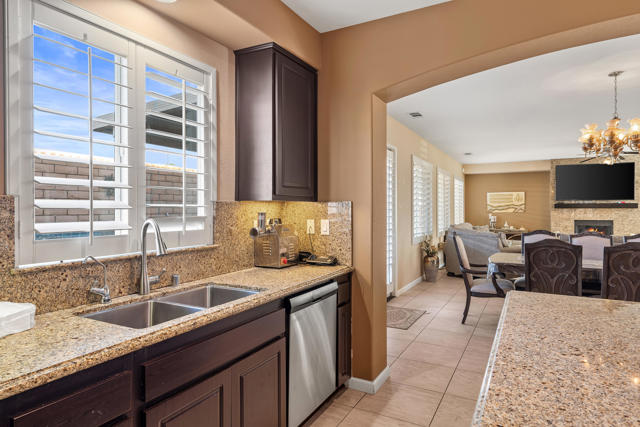 Image 17 of 53 For 82688 Mandrone Drive