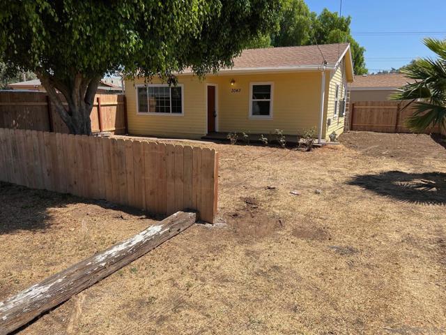 8975 Lamar St, Spring Valley CA: https://media.crmls.org/mediaz/cfa8ce32-acda-4634-b197-e911526a00e9.jpg