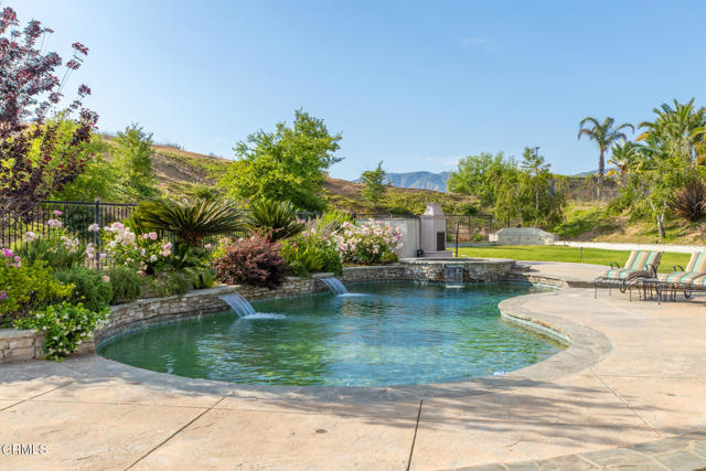 Image 36 of 60 For 10931 Shadow Hills Avenue