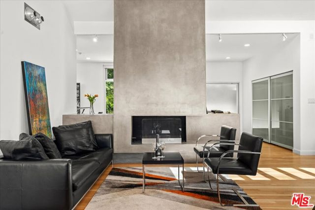 3567 Woodcliff Road, Sherman Oaks CA: https://media.crmls.org/mediaz/cfa9724a-ccd7-4ed5-bb55-f77eb6adc2f2.jpg