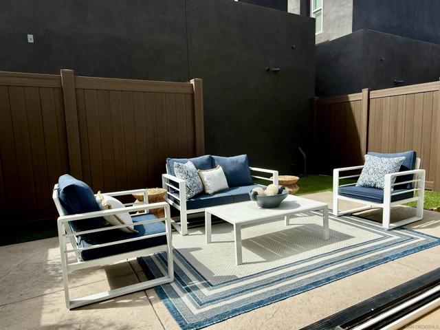 557 N Vulcan Ave, Encinitas CA: https://media.crmls.org/mediaz/cfa9c708-b5e5-48fc-88f7-b0a2897abae8.jpg