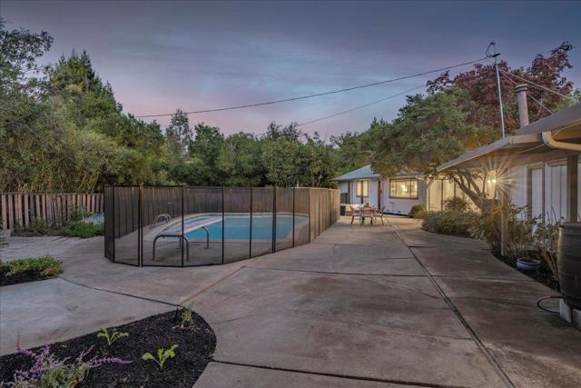 12272 Windsor Court, Los Altos Hills CA: https://media.crmls.org/mediaz/cfaa33fe-f55f-4c41-98a7-af91834a473c.jpg