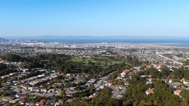 839 Banbury Lane, Millbrae CA: https://media.crmls.org/mediaz/cfaa535b-e7e5-4045-a59d-bfd7f61a00e4.jpg