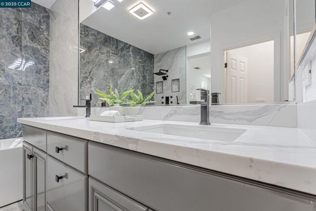 2511 Soren Way, San Ramon CA: https://media.crmls.org/mediaz/cfaa57c2-6540-4cce-a82b-c9bbb20cb814.jpg