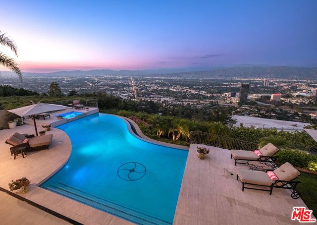 7833 Torreyson Drive, Los Angeles CA: https://media.crmls.org/mediaz/cfaa5dc0-1284-44c1-85e2-1047edfae1eb.jpg