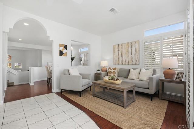 Detail Gallery Image 31 of 42 For 7122 Calabria Ct #E,  San Diego,  CA 92122 - 3 Beds | 2/1 Baths