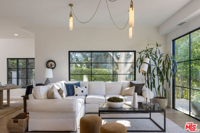 13439 Java Drive, Los Angeles CA: https://media.crmls.org/mediaz/cfaadaf9-8602-46fa-895b-3f51c8c31ad1.jpg