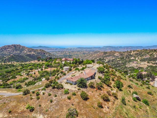 16641 Eagles Crest Rd, Ramona CA: https://media.crmls.org/mediaz/cfab0a08-cb19-407b-a523-593f30993201.jpg