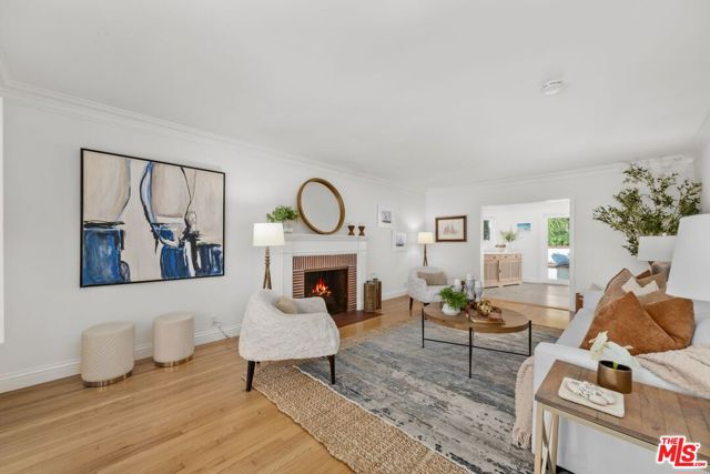 135 N Canyon View Drive, Los Angeles CA: https://media.crmls.org/mediaz/cfab0af4-8cce-4582-b975-d1835597472a.jpg