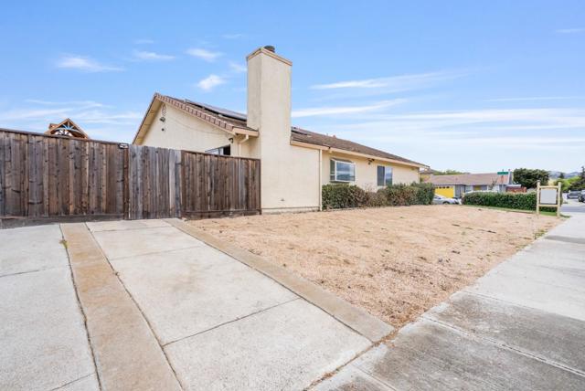 1001 Eagle Drive, Salinas CA: https://media.crmls.org/mediaz/cfacf0c0-6277-4711-91f3-a339f5358ad5.jpg