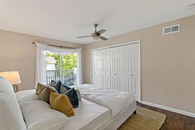 20179 Northwest Square, Cupertino CA: https://media.crmls.org/mediaz/cfadaf15-2d2f-4553-b6cd-efd8f677696e.jpg