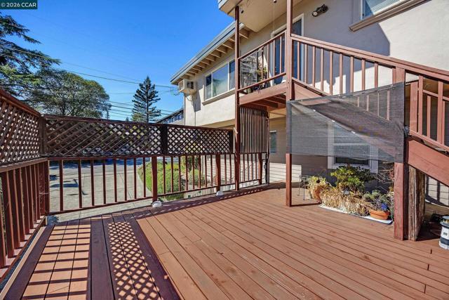 940 East St, Lafayette CA: https://media.crmls.org/mediaz/cfadd751-6f98-4e77-94aa-3485167dca0f.jpg