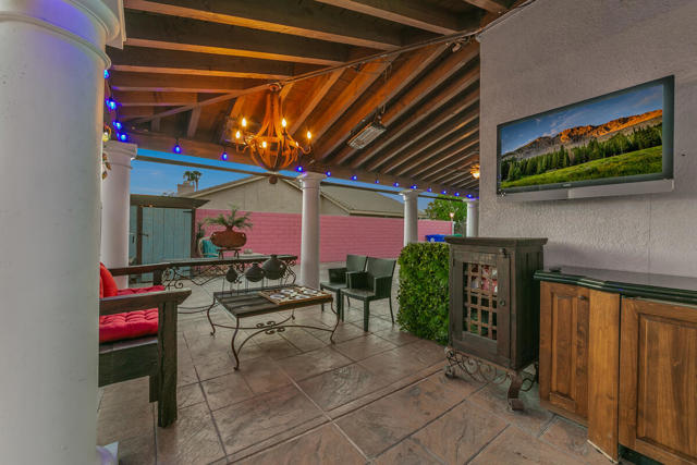 80687 Veranda Lane, Indio CA: https://media.crmls.org/mediaz/cfae1734-66c9-4027-a588-bfccfd6c6535.jpg