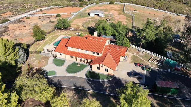 15091 Chemise Creek Rd, Ramona CA: https://media.crmls.org/mediaz/cfae4b76-185e-4808-884f-4696677b0dff.jpg
