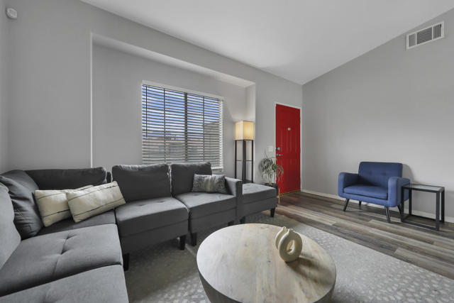 Image 4 of 28 For 80490 Paseo Tesoro
