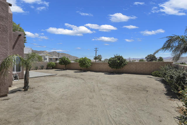 49110 Vista Drive, Morongo Valley CA: https://media.crmls.org/mediaz/cfaec6eb-734e-456c-b569-a584dbf8ebdd.jpg