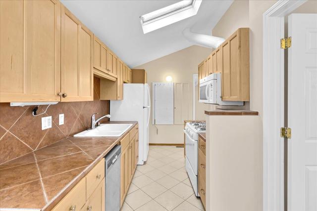 1195 Elm Avenue, Seaside CA: https://media.crmls.org/mediaz/cfaf1adf-decc-4605-9c2f-1424bf0ee80a.jpg
