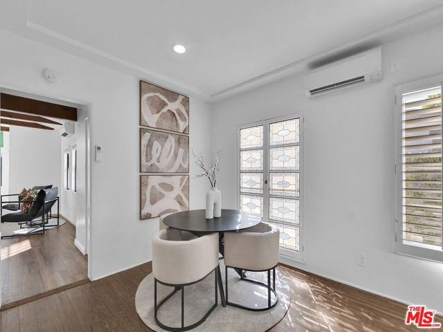 4215 Mentone Avenue, Culver City CA: https://media.crmls.org/mediaz/cfaf7673-a3e0-4406-b678-a369e92294e7.jpg