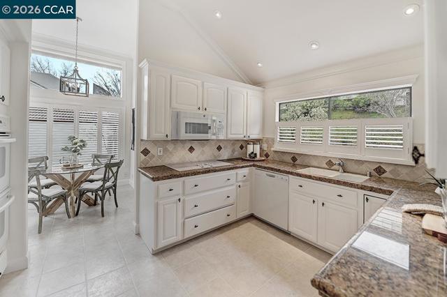 Image 21 of 60 For 3852 Terra Granada Dr  2b