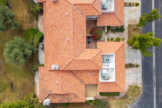 204 Lakecrest Lane, Palm Desert CA: https://media.crmls.org/mediaz/cfb0714e-4c48-4b06-b3aa-19ee8606d4e5.jpg