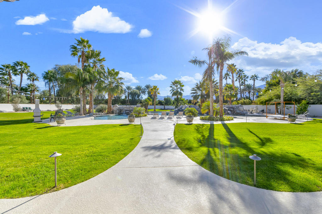 https://media.crmls.org/mediaz/cfb09a52-8c66-43fe-ba3e-6118041a7f0e.jpg?preset=X-Large
