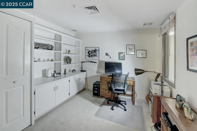 5910 Horsemans Canyon Dr, Walnut Creek CA: https://media.crmls.org/mediaz/cfb1777b-c3b2-4673-a52b-586601321065.jpg