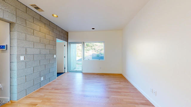 Detail Gallery Image 12 of 20 For 1602 Woodglen Ln, Altadena,  CA 91001 - 3 Beds | 3 Baths